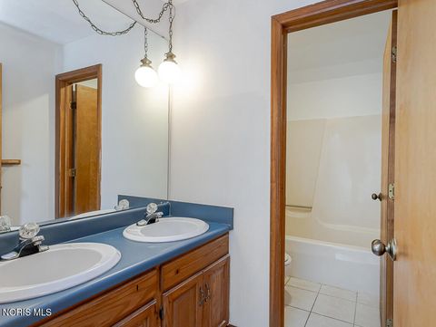 Tiny photo for 1237 Sutton Place, Perrysburg, OH 43551 (MLS # 10004186)