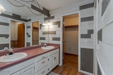 Tiny photo for 1237 Sutton Place, Perrysburg, OH 43551 (MLS # 10004186)