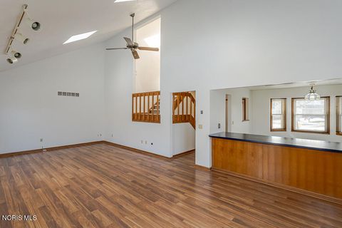 Tiny photo for 1237 Sutton Place, Perrysburg, OH 43551 (MLS # 10004186)