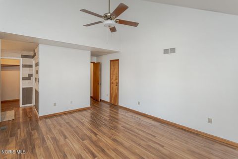 Tiny photo for 1237 Sutton Place, Perrysburg, OH 43551 (MLS # 10004186)