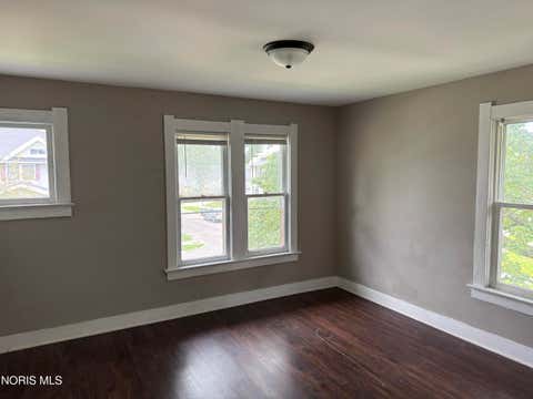 Tiny photo for 701 Brighton Avenue, Toledo, OH 43609 (MLS # 10012047)