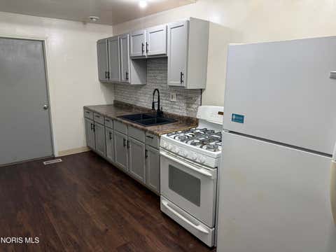 Tiny photo for 701 Brighton Avenue, Toledo, OH 43609 (MLS # 10012047)