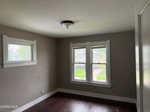 Tiny photo for 701 Brighton Avenue, Toledo, OH 43609 (MLS # 10012047)