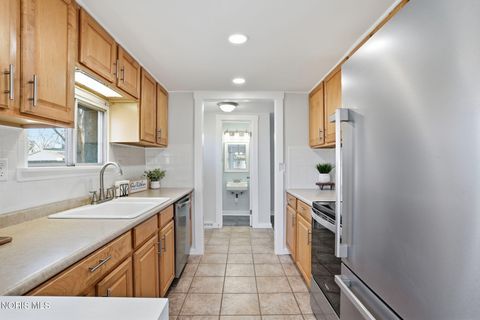 Tiny photo for 810 Mcconnell Street, Findlay, OH 45840 (MLS # 10004604)