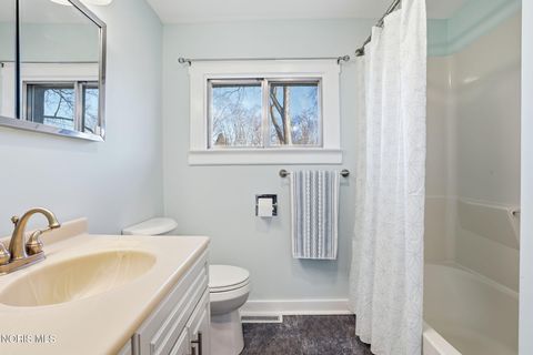 Tiny photo for 810 Mcconnell Street, Findlay, OH 45840 (MLS # 10004604)