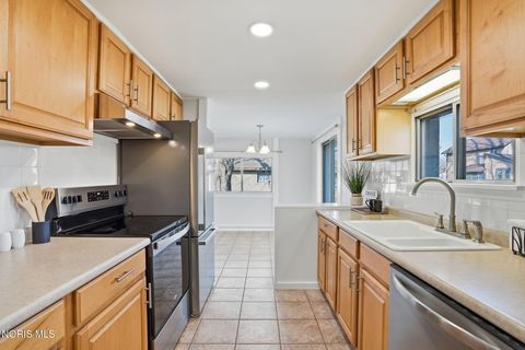 Tiny photo for 810 Mcconnell Street, Findlay, OH 45840 (MLS # 10004604)