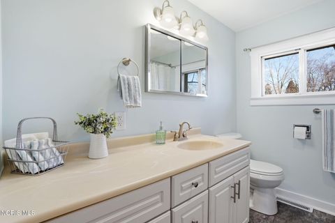 Tiny photo for 810 Mcconnell Street, Findlay, OH 45840 (MLS # 10004604)