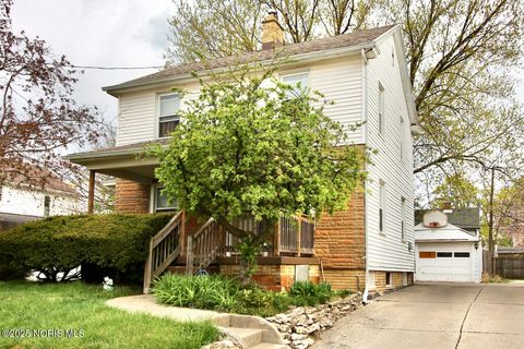 Tiny photo for 1546 Gould Road, Toledo, OH 43612 (MLS # 10002154)