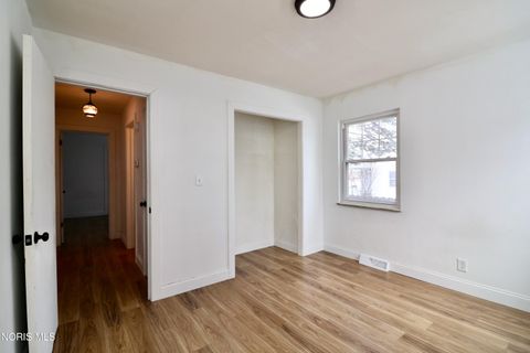 Tiny photo for 146 Jennings Road, Rossford, OH 43460 (MLS # 10005225)