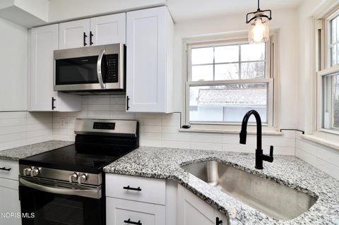 Tiny photo for 146 Jennings Road, Rossford, OH 43460 (MLS # 10005225)