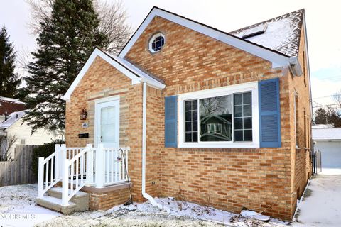 Tiny photo for 146 Jennings Road, Rossford, OH 43460 (MLS # 10005225)