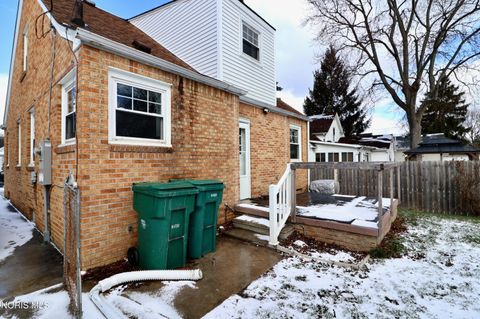 Tiny photo for 146 Jennings Road, Rossford, OH 43460 (MLS # 10005225)