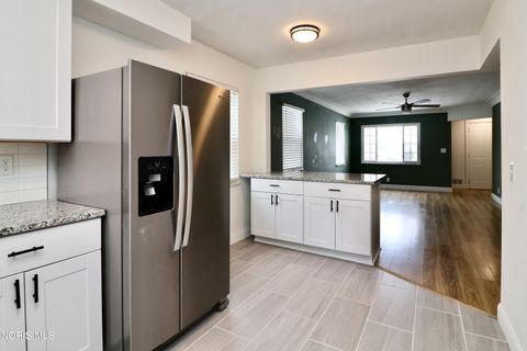 Tiny photo for 146 Jennings Road, Rossford, OH 43460 (MLS # 10005225)