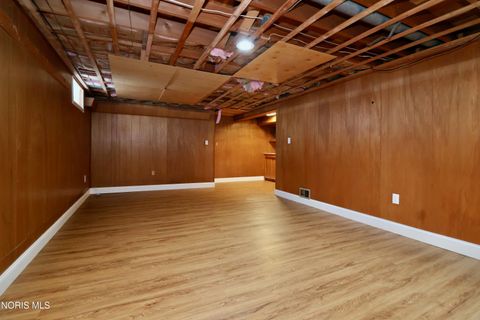 Tiny photo for 146 Jennings Road, Rossford, OH 43460 (MLS # 10005225)