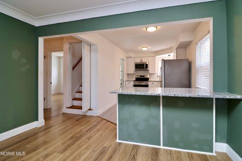 Tiny photo for 146 Jennings Road, Rossford, OH 43460 (MLS # 10005225)