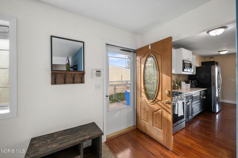 Tiny photo for 802 W Capistrano Avenue, Toledo, OH 43612 (MLS # 10006136)