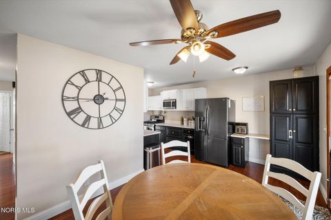 Tiny photo for 802 W Capistrano Avenue, Toledo, OH 43612 (MLS # 10006136)