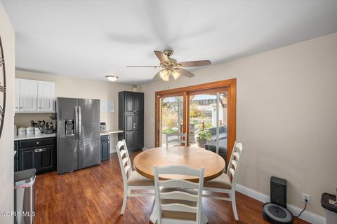 Tiny photo for 802 W Capistrano Avenue, Toledo, OH 43612 (MLS # 10006136)