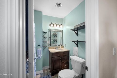 Tiny photo for 802 W Capistrano Avenue, Toledo, OH 43612 (MLS # 10006136)