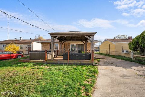 Tiny photo for 802 W Capistrano Avenue, Toledo, OH 43612 (MLS # 10006136)