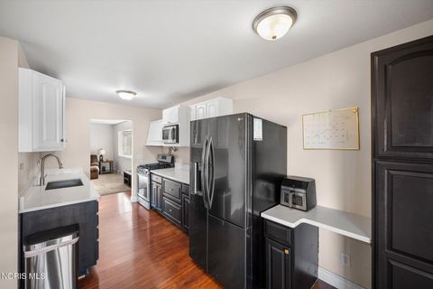 Tiny photo for 802 W Capistrano Avenue, Toledo, OH 43612 (MLS # 10006136)