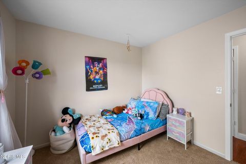 Tiny photo for 802 W Capistrano Avenue, Toledo, OH 43612 (MLS # 10006136)