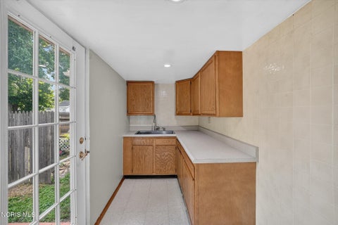 Tiny photo for 2708 122nd Street, Toledo, OH 43611 (MLS # 10011158)