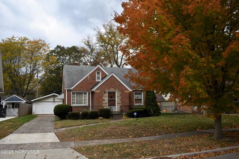 Photo of 2719 Letchworth Parkway, Toledo, OH 43606 (MLS # 10001638)