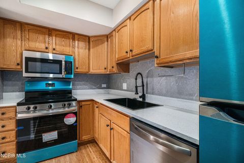 Tiny photo for 5662 Bernath Court, Toledo, OH 43615 (MLS # 10003891)