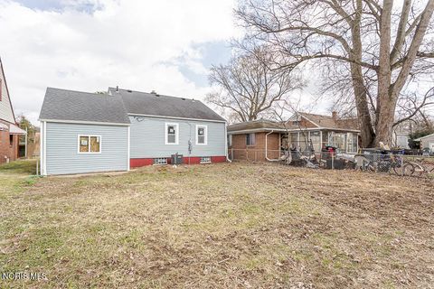 Tiny photo for 629 Cuthbert Road, Toledo, OH 43607 (MLS # 10009027)