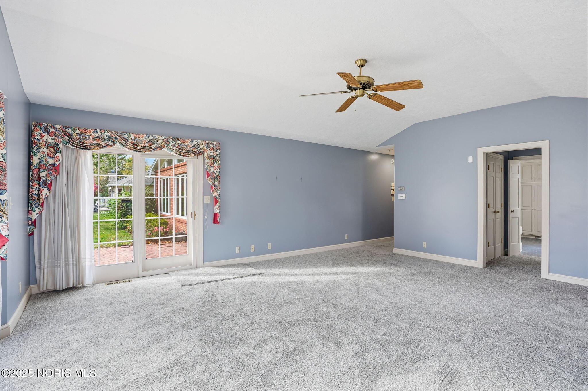 Findlay, Ohio 45840, United States, 5 Bedrooms Bedrooms, ,4 BathroomsBathrooms,Residential,Active,236562