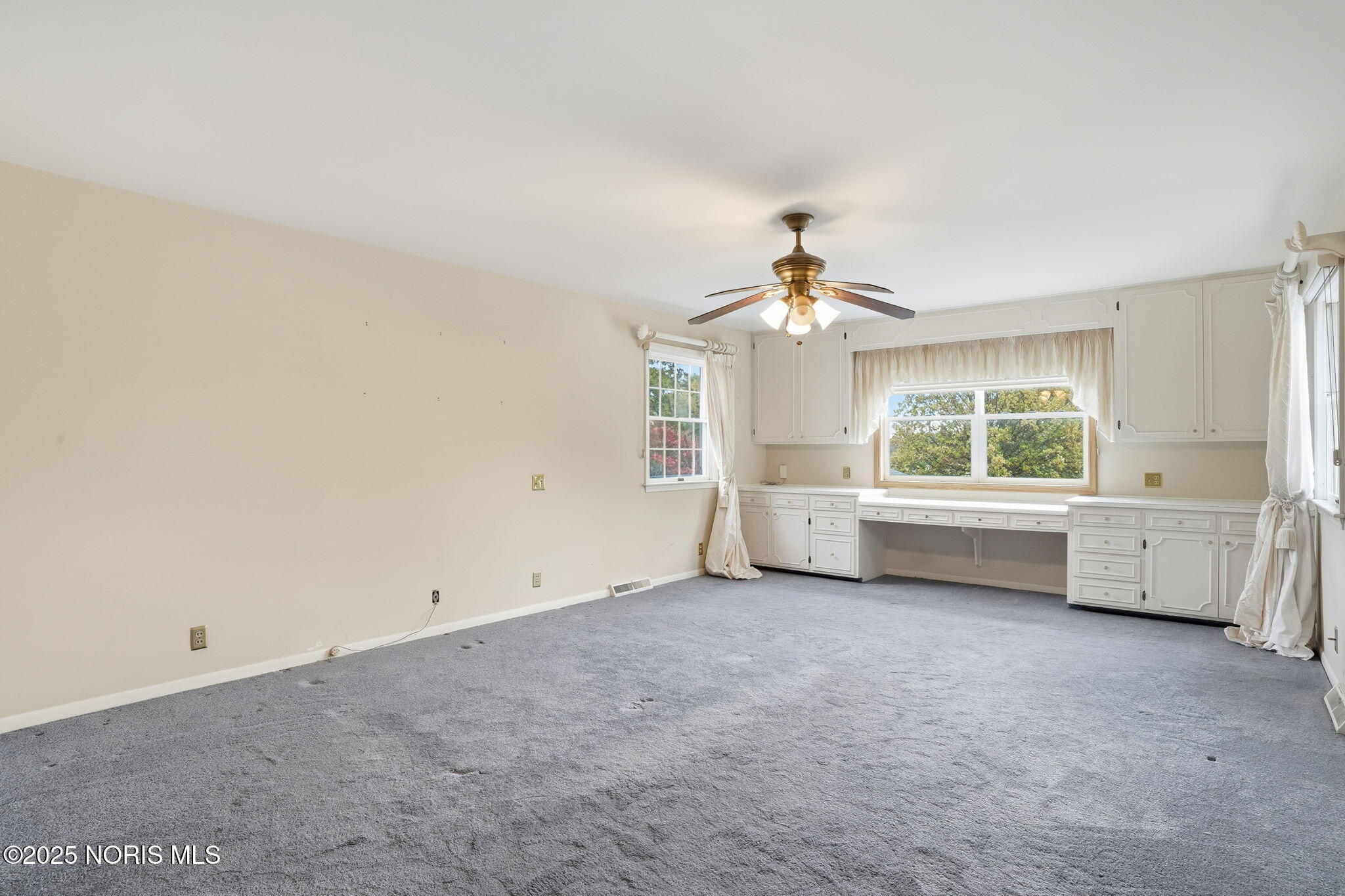 Findlay, Ohio 45840, United States, 5 Bedrooms Bedrooms, ,4 BathroomsBathrooms,Residential,Active,236562