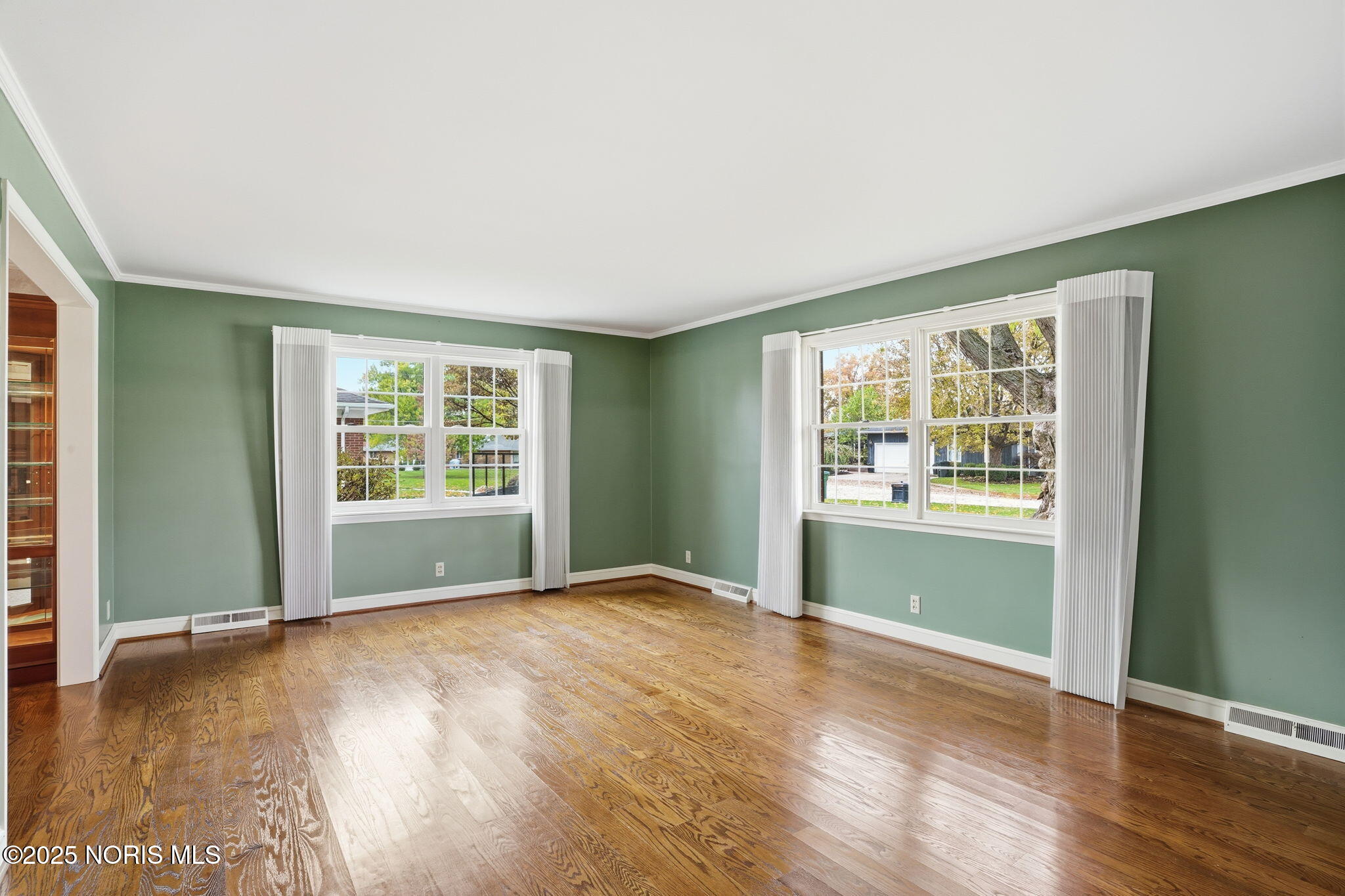 Findlay, Ohio 45840, United States, 5 Bedrooms Bedrooms, ,4 BathroomsBathrooms,Residential,Active,236562