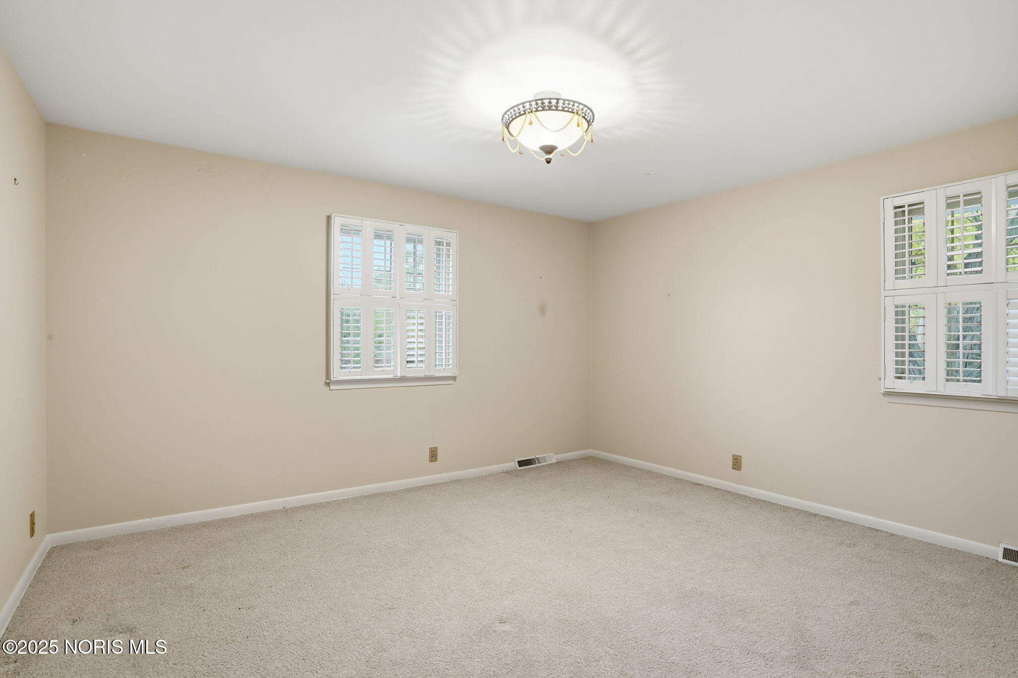 Findlay, Ohio 45840, United States, 5 Bedrooms Bedrooms, ,4 BathroomsBathrooms,Residential,Active,236562