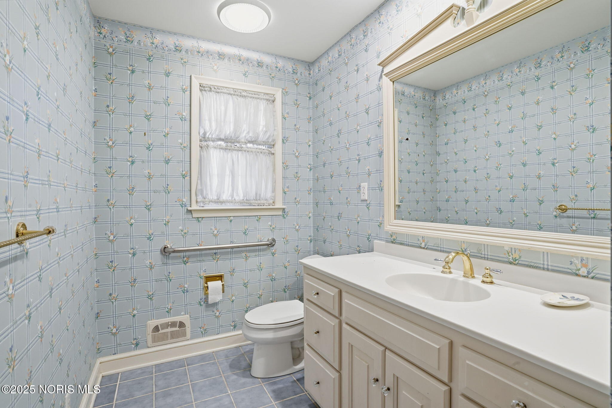 Findlay, Ohio 45840, United States, 5 Bedrooms Bedrooms, ,4 BathroomsBathrooms,Residential,Active,236562