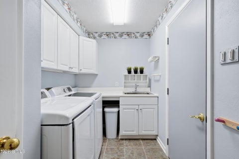 Tiny photo for 2716 Stoneleigh Drive, Toledo, OH 43617 (MLS # 10012381)