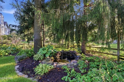 Tiny photo for 2716 Stoneleigh Drive, Toledo, OH 43617 (MLS # 10012381)