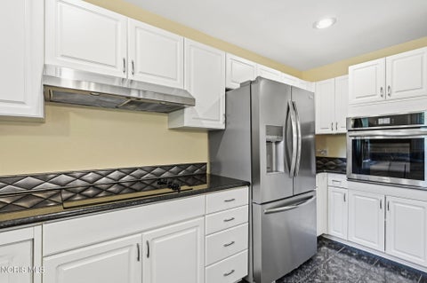 Tiny photo for 2716 Stoneleigh Drive, Toledo, OH 43617 (MLS # 10012381)