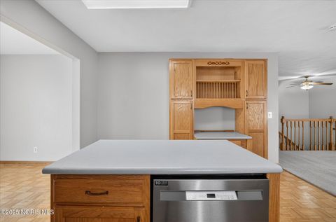 Tiny photo for 4616 Longfellow Road, Sylvania, OH 43560 (MLS # 10002361)