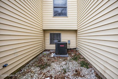Tiny photo for 4616 Longfellow Road, Sylvania, OH 43560 (MLS # 10002361)