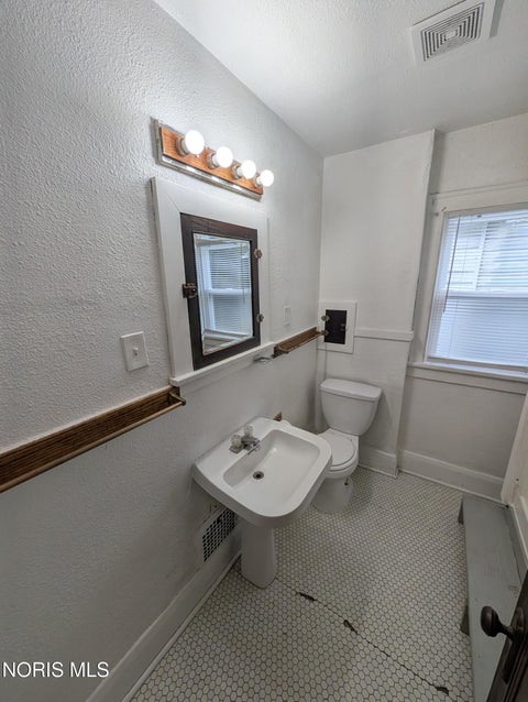 Tiny photo for 2034 Perth Street, Toledo, OH 43607 (MLS # 10012115)