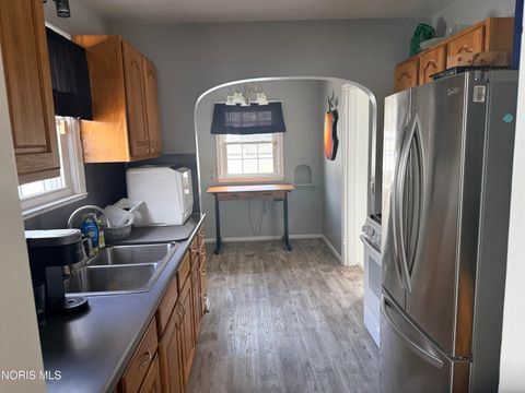 Tiny photo for 2551 Elsie Avenue, Toledo, OH 43613 (MLS # 10005945)