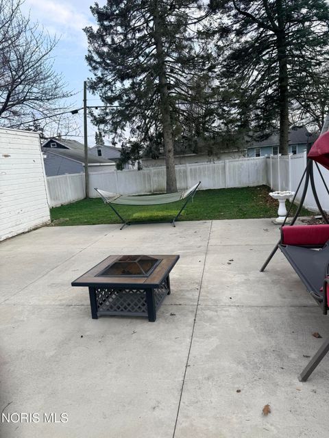 Tiny photo for 2551 Elsie Avenue, Toledo, OH 43613 (MLS # 10005945)