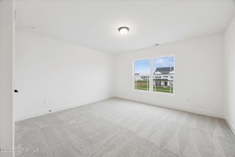 Tiny photo for 114 Kinloch Drive, Perrysburg, OH 43551 (MLS # 10000562)