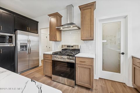 Tiny photo for 114 Kinloch Drive, Perrysburg, OH 43551 (MLS # 10000562)