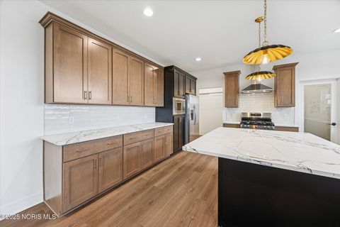 Tiny photo for 114 Kinloch Drive, Perrysburg, OH 43551 (MLS # 10000562)