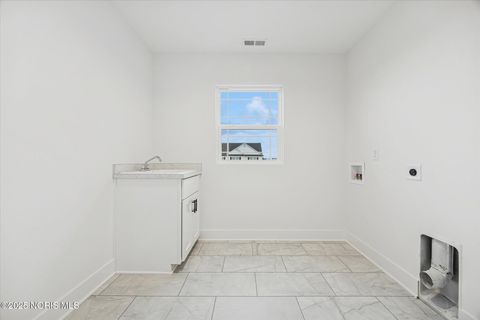 Tiny photo for 114 Kinloch Drive, Perrysburg, OH 43551 (MLS # 10000562)