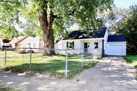Tiny photo for 3453 Saint Bernard Drive, Toledo, OH 43613 (MLS # 10014424)
