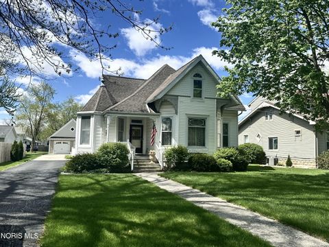 Photo of 303 N Main Street, Antwerp, OH 45813 (MLS # 10006631)