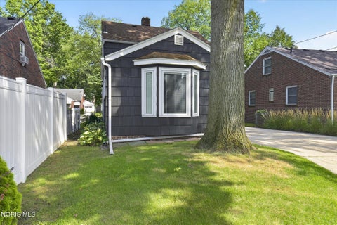 Tiny photo for 4229 Grantley Road, Toledo, OH 43613 (MLS # 10012803)